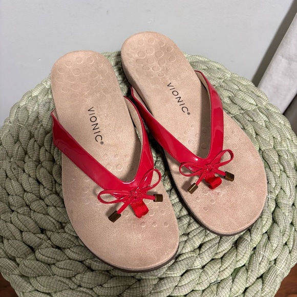 Vionic Bella Viva Magenta Red Patent Bow Thong Flip Flop Comfort Sandals - Picture 7 of 10